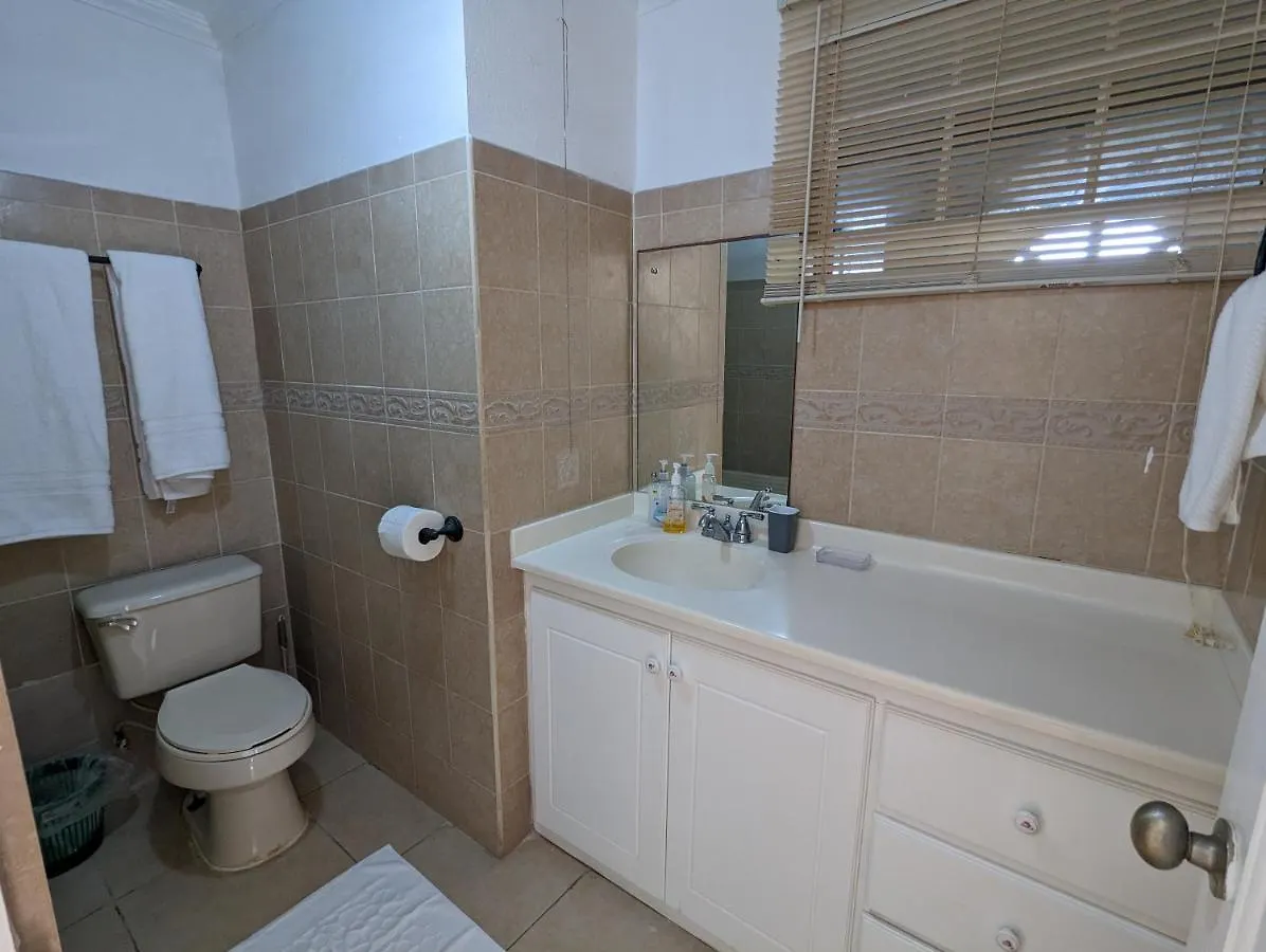 Seaside Apartment Nr Beach, Supermarket And Bus Route Christchurch