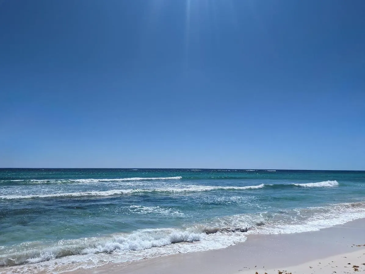 Seaside Apartment Nr Beach, Supermarket And Bus Route Christchurch